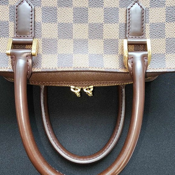 Authentic LV Triana - Picture 15 of 16